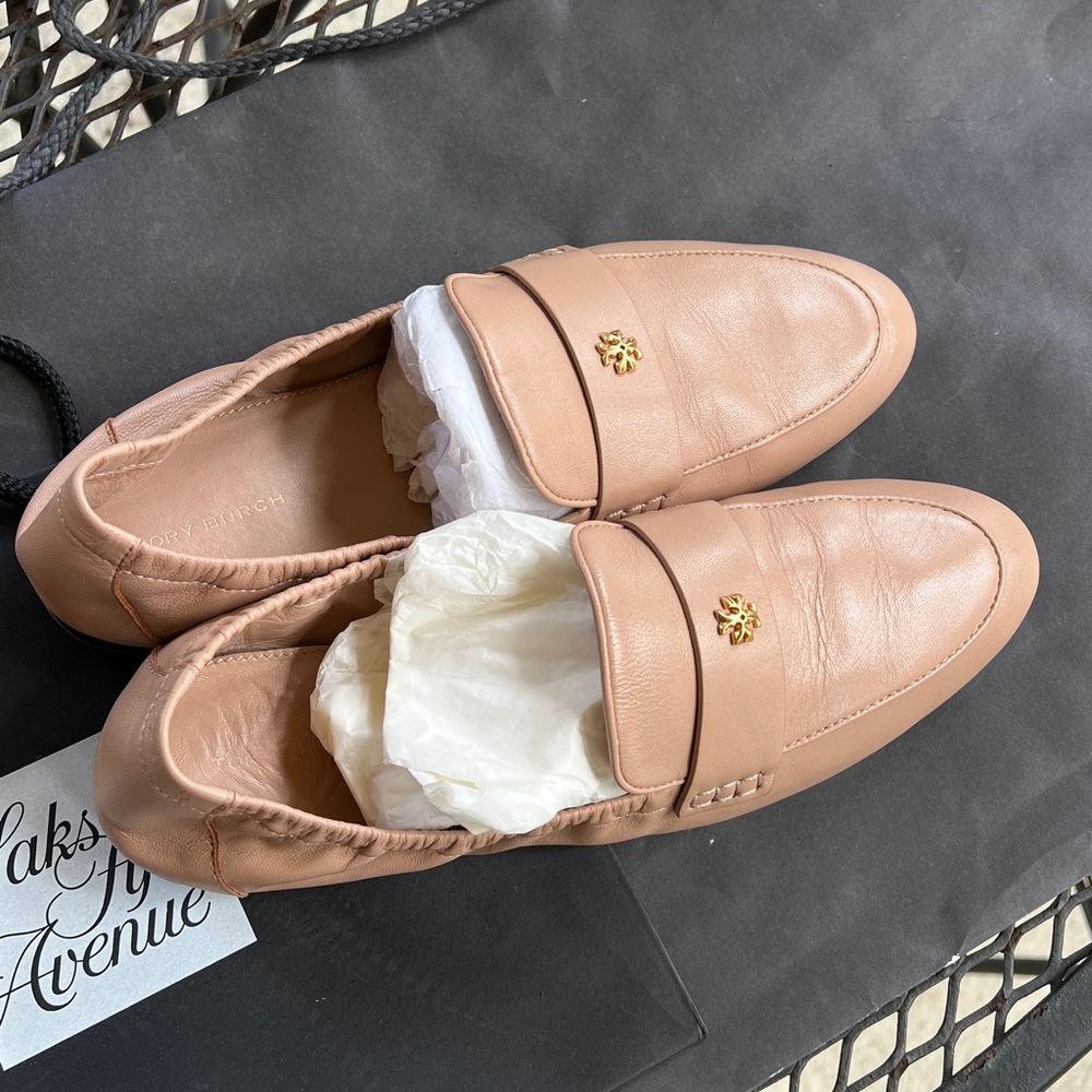 Tory Burch Cream Loafers with Gold Accent - Picture 5 of 6
